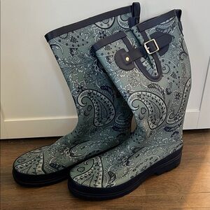 Women's Blue Paisley Rain Boots